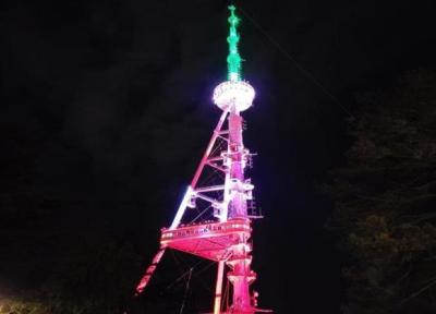 تور گرجستان: برج تلویزیونی مرکز گرجستان به رنگ پرچم ایران در آمد