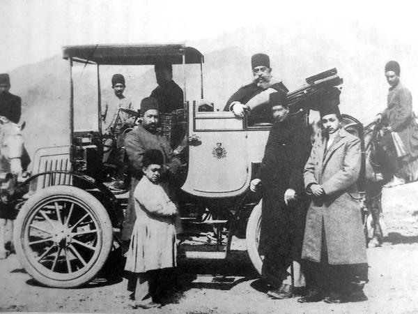عکس ، نخستین خودروی که وارد تهران شد ، سرنوشت ماشین فرنگی در مرکز